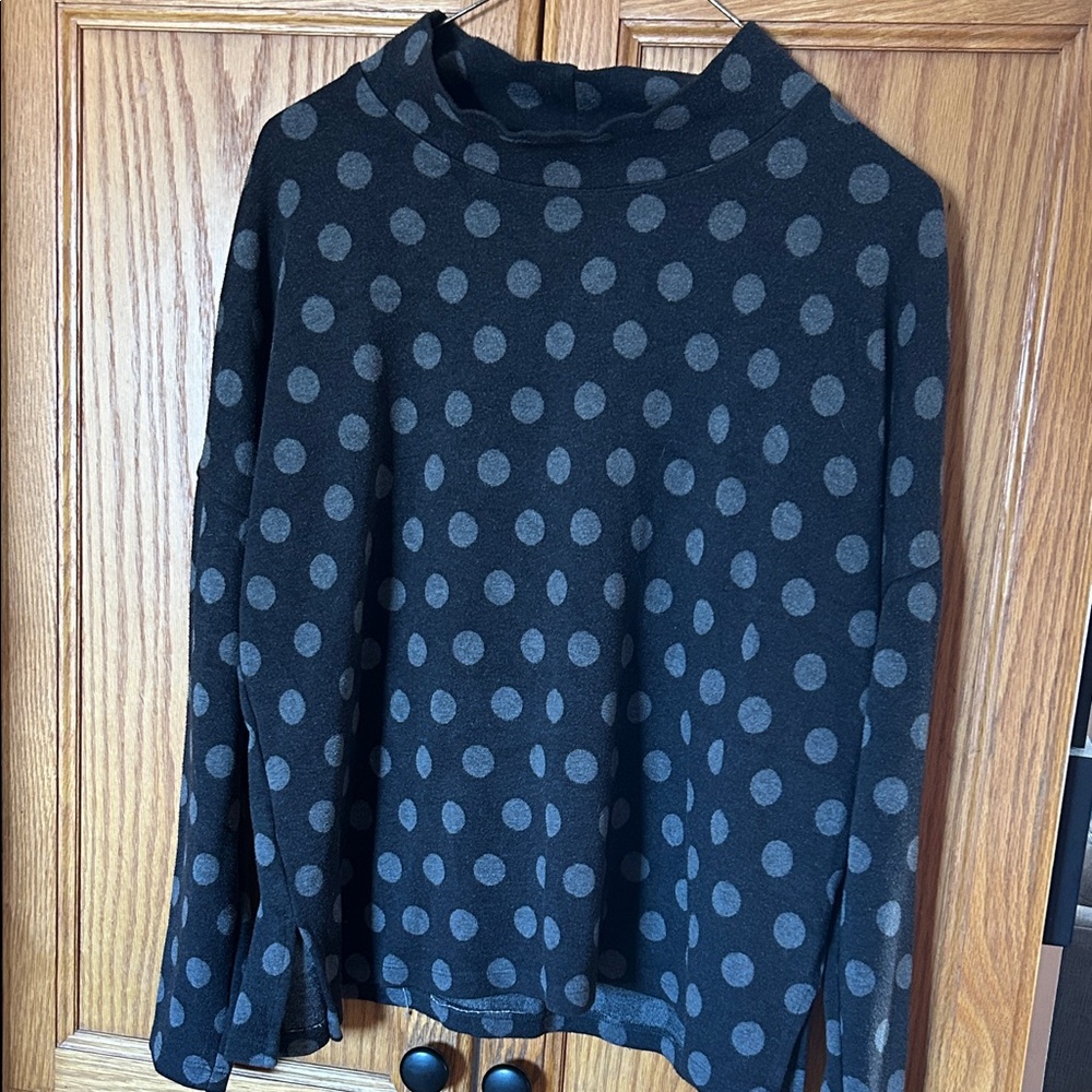 Chic Black and Gray Polka Dot Top
